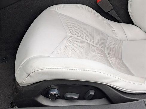 Used 2021 Chevrolet Corvette Stingray w/ Z51 Performance Package image 17