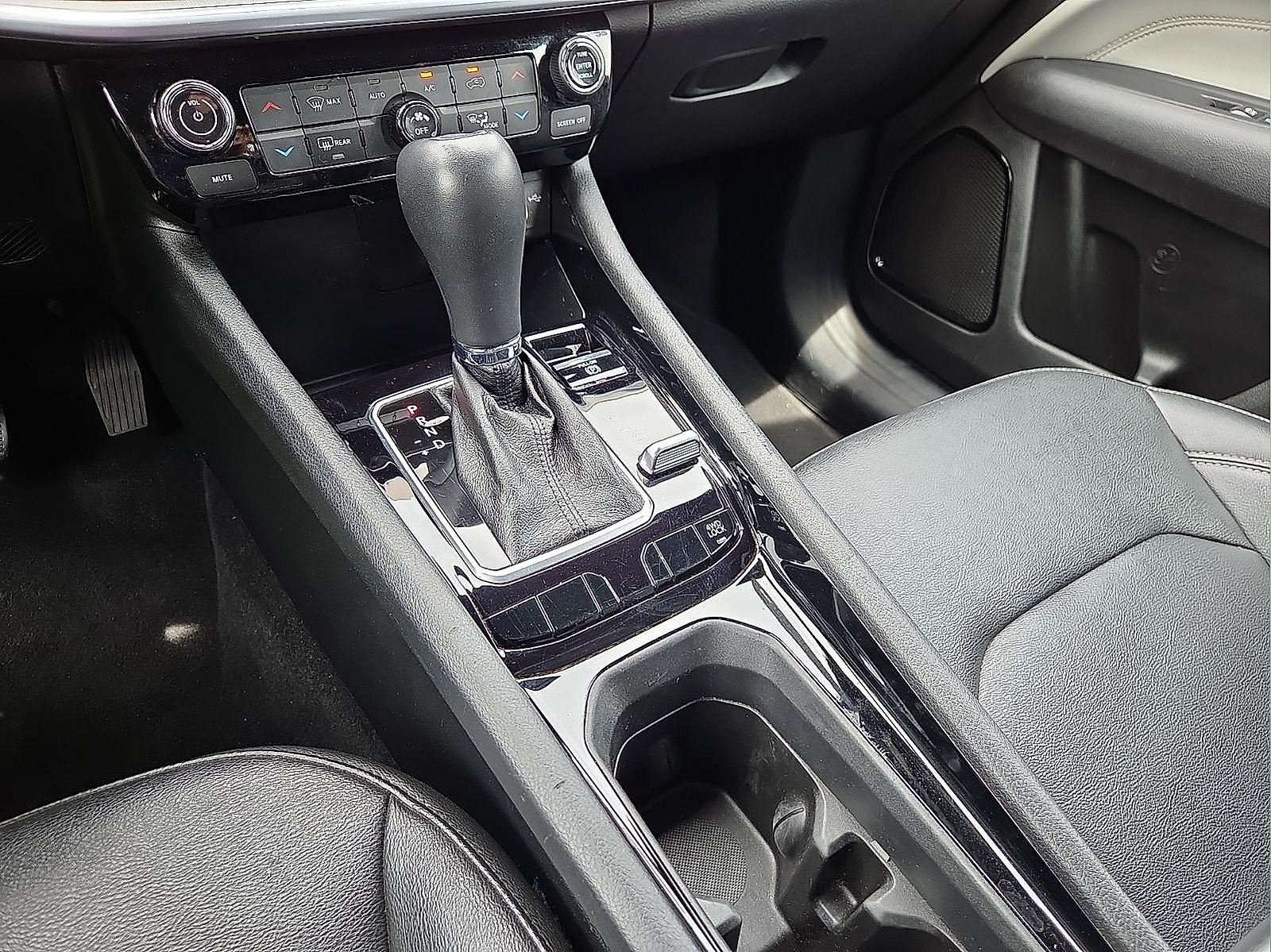Used 2025 Jeep Compass Limited AWD/4WD image 25