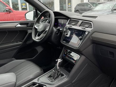 Used 2023 Volkswagen Tiguan SE R-Line image 19