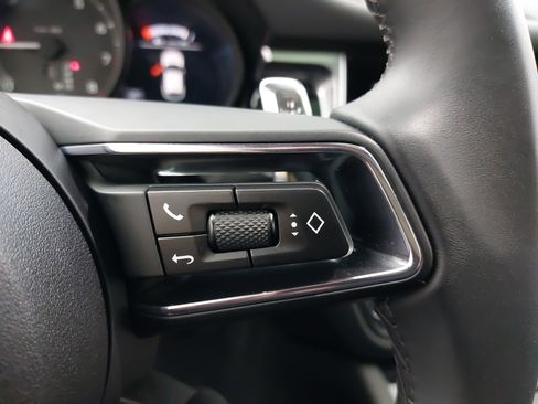 Certified 2025 Porsche Macan image 20