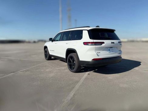 New 2025 Jeep Grand Cherokee L Limited w/ Black Appearance Package image 8