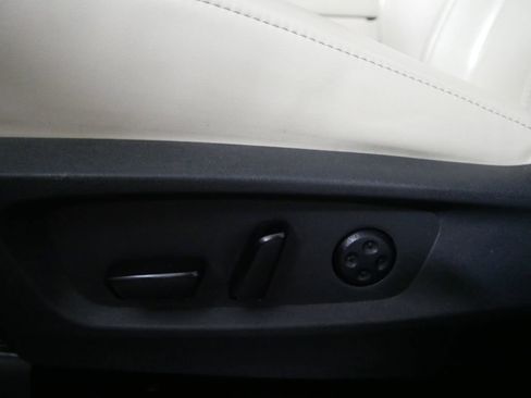 Used 2023 INFINITI QX60 Sensory w/ Cargo Package image 18