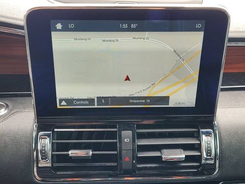 Used 2019 Lincoln Navigator Reserve AWD/4WD image 17