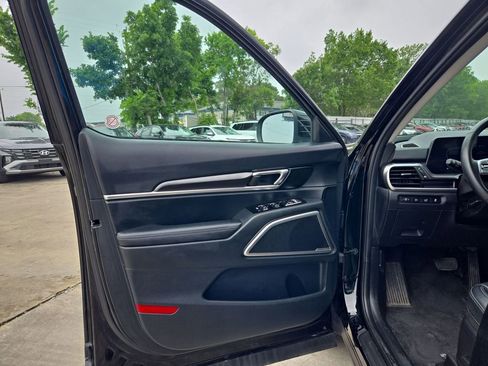 Used 2025 Kia Telluride S FWD image 11