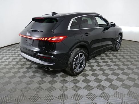 Certified 2025 Audi Q5 Premium w/ Convenience Package AWD/4WD image 3