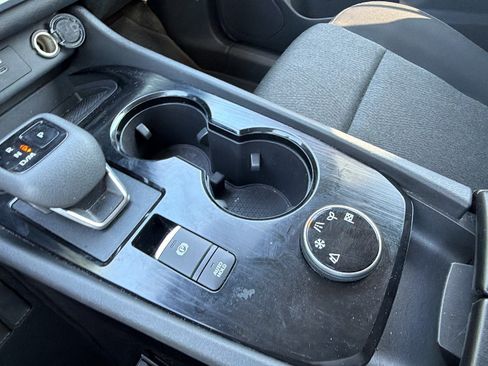 Used 2024 Nissan Rogue SV AWD/4WD image 29