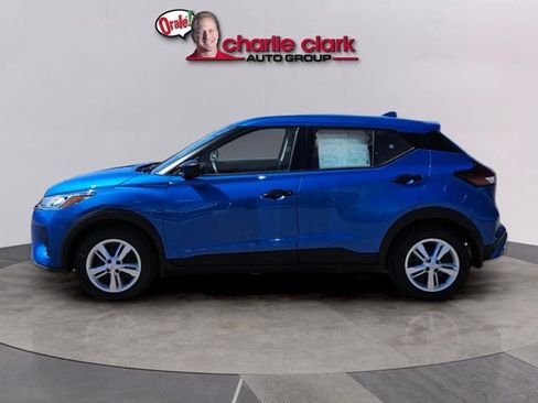 Certified 2025 Nissan Kicks Play S FWD image 3