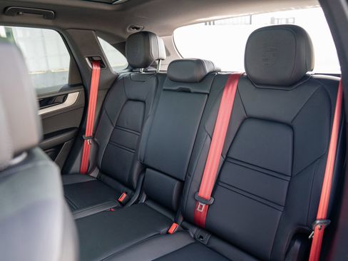 Certified 2025 Porsche Cayenne E-Hybrid AWD/4WD image 24