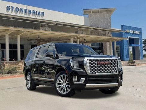 Used 2023 GMC Yukon XL Denali AWD/4WD image 1