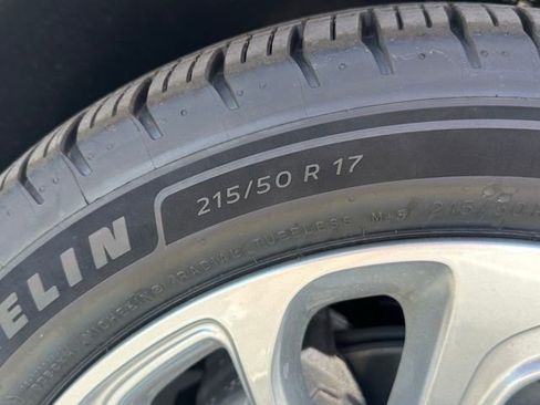 New 2027 Chevrolet Bolt LT w/ Comfort Package FWD image 32