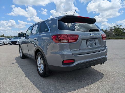 Used 2020 Kia Sorento LX FWD image 7