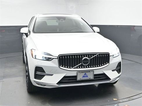 Used 2023 Volvo XC60 B5 Ultimate w/ Climate Package image 2