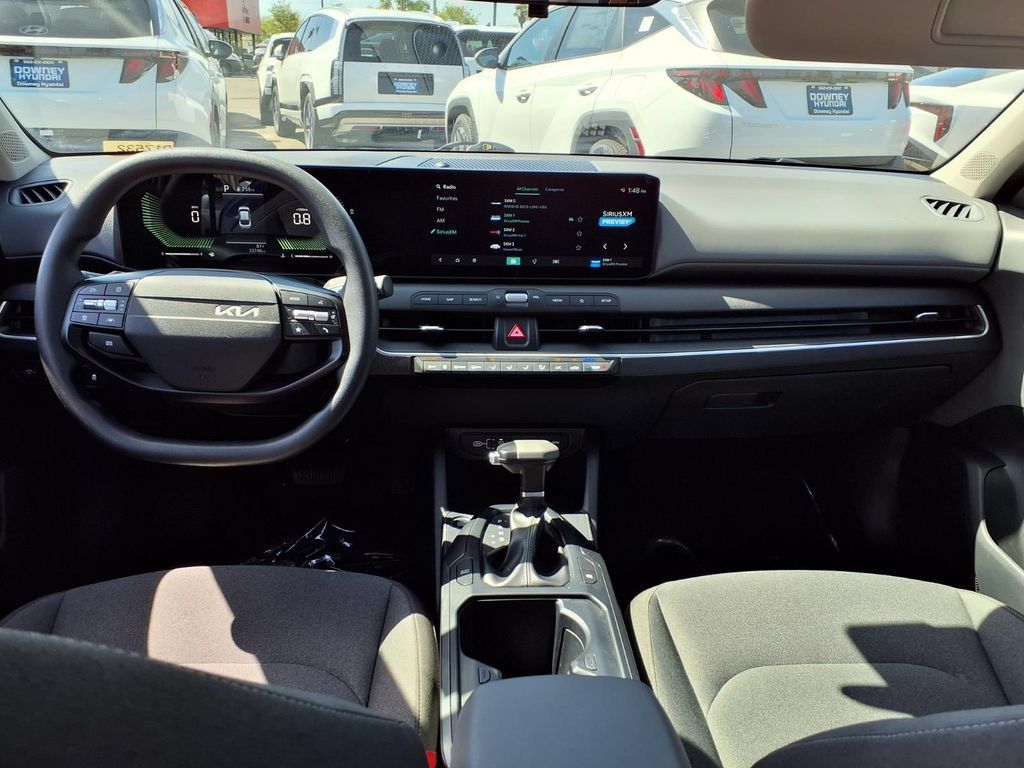 Used 2025 Kia K4 FWD image 11
