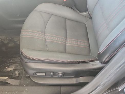 Used 2022 Chevrolet Equinox RS w/ Infotainment Package image 4