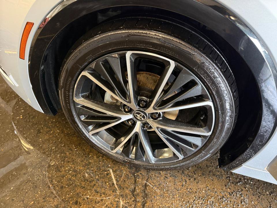 Certified 2025 Toyota Prius XLE FWD image 31