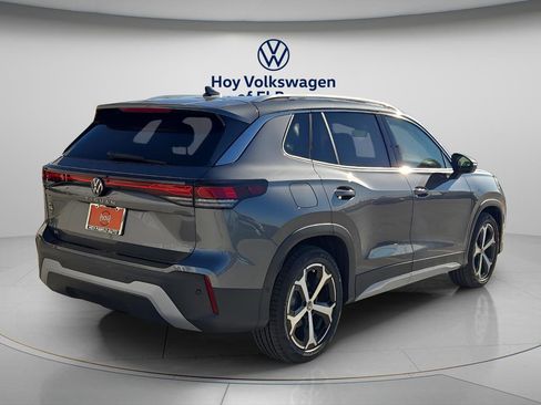 New 2026 Volkswagen Tiguan SE image 3