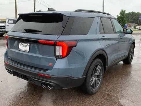 Used 2025 Ford Explorer ST w/ Sun And Sound Package AWD/4WD image 8