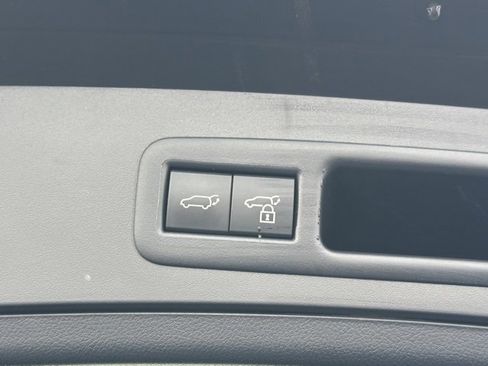 Used 2022 Lexus UX 250h w/ Premium Package image 21