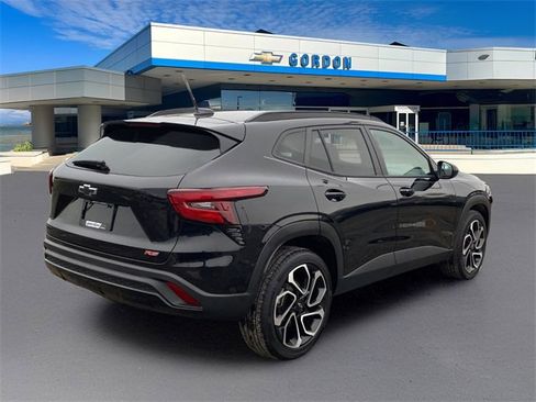 Used 2024 Chevrolet Trax RS w/ Sunroof Package image 8