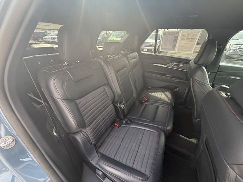 Used 2025 Ford Explorer ST-Line w/ Premium Package image 35