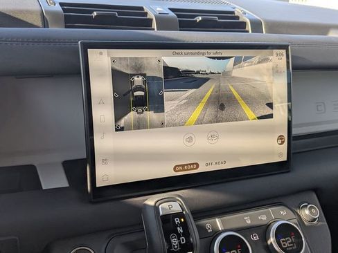 Used 2025 Land Rover Defender 90 S image 16