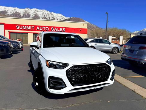 Used 2021 Audi Q5 2.0T Premium w/ Convenience Package image 2