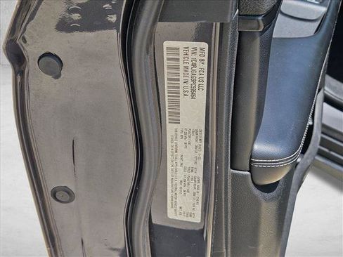 Used 2023 Jeep Grand Cherokee Laredo RWD image 15
