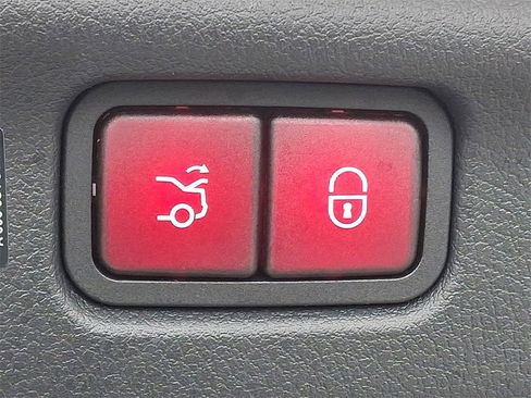 Used 2024 Mercedes-Benz C 300 4MATIC Sedan image 30