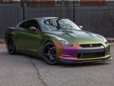 Used 2010 Nissan GT-R Premium image 10