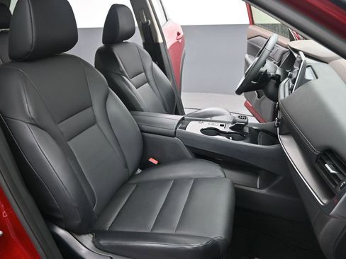 Used 2023 Nissan Rogue SV w/ SV Premium B Package FWD image 26
