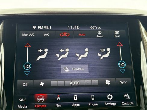 Used 2021 RAM 1500 Laramie AWD/4WD image 23
