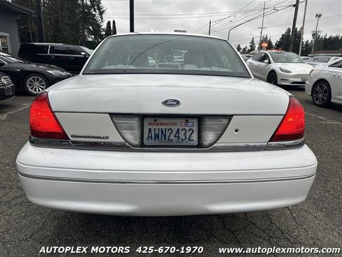 Used 2004 Ford Crown Victoria LX RWD image 6
