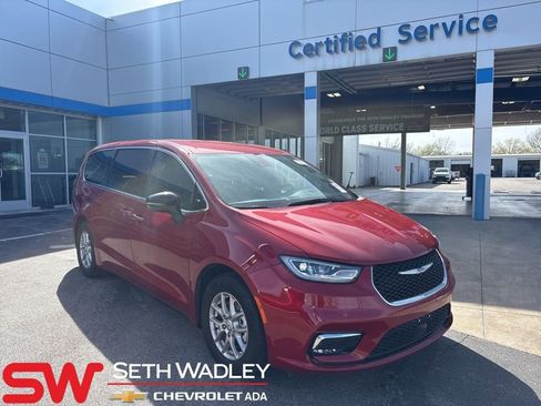 Used 2025 Chrysler Pacifica Select FWD image 24