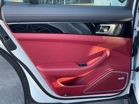 Used 2022 Porsche Panamera 4S image 36