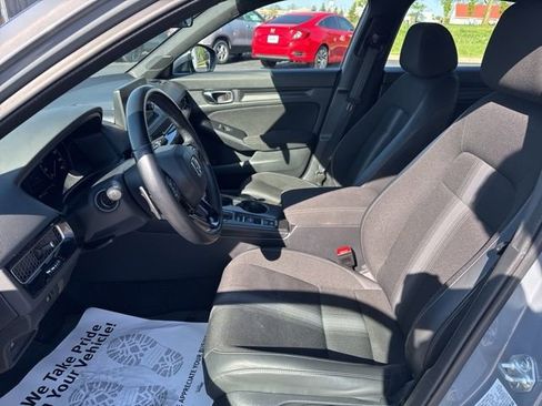 Used 2025 Honda Civic Sport image 25