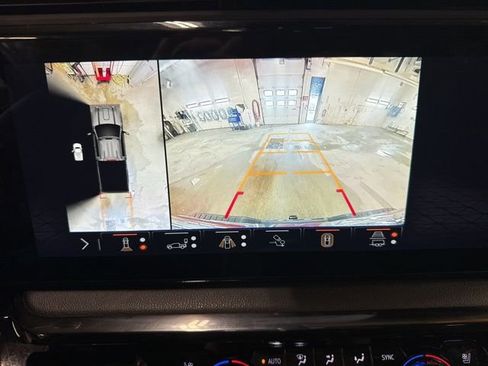 Used 2024 GMC Sierra 2500 AT4 w/ AT4 Premium Plus Package image 15