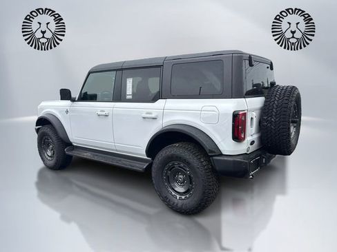New 2025 Ford Bronco Outer Banks w/ Sasquatch Package AWD/4WD image 7