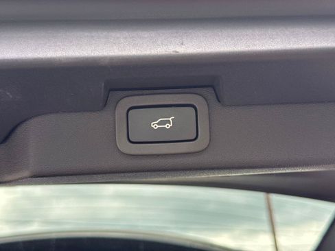 Used 2018 Land Rover Discovery HSE Luxury AWD/4WD image 7