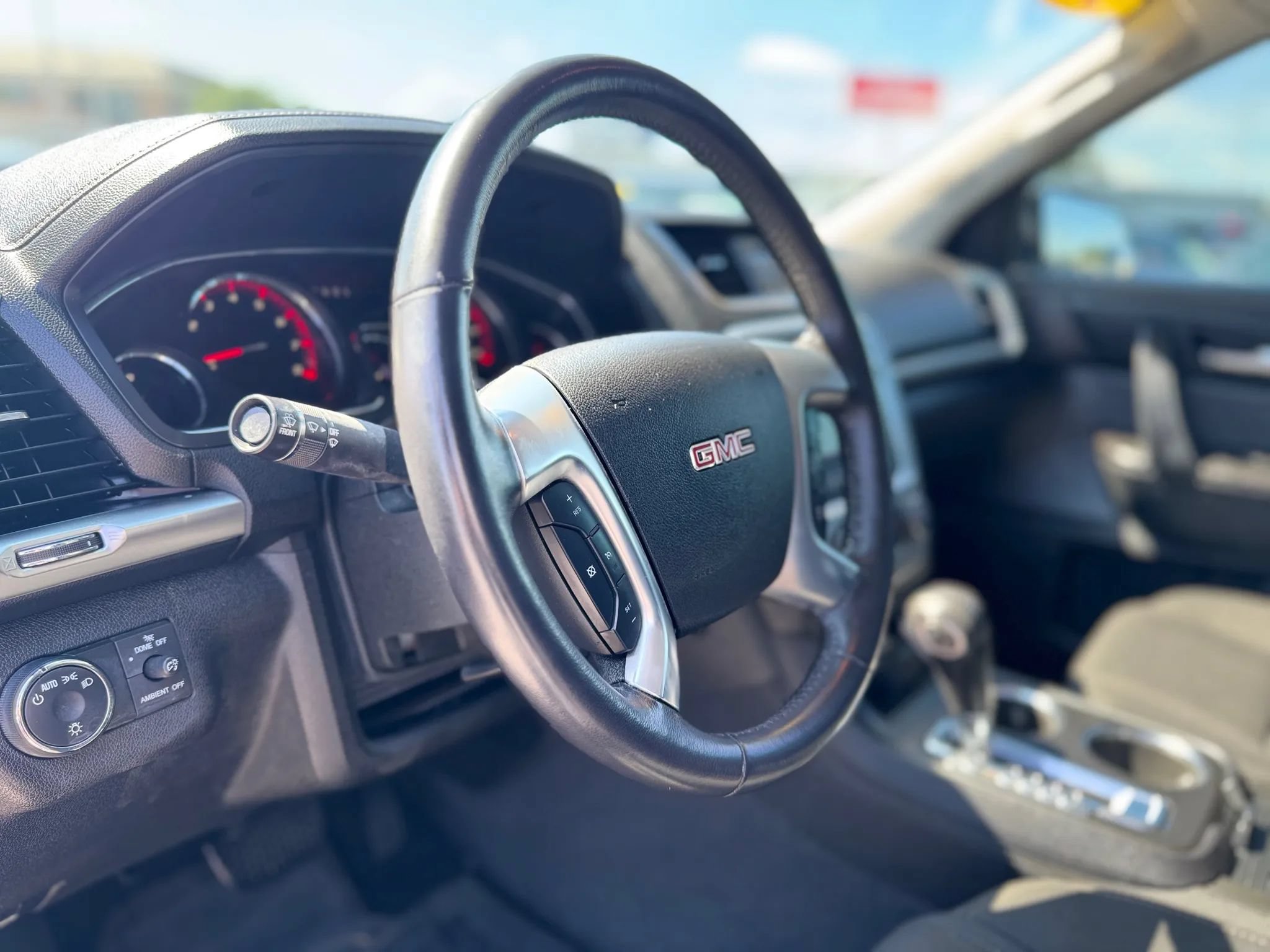 Used 2016 GMC Acadia SLE FWD image 14