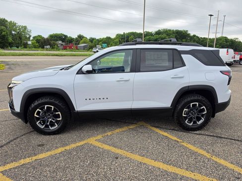 Used 2026 Chevrolet Equinox ACTIV w/ Convenience Package III AWD/4WD image 2