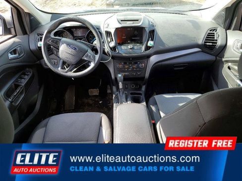 Used 2017 Ford Escape SE w/ Equipment Group 201A image 16
