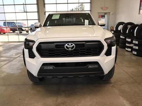 Used 2024 Toyota Tacoma TRD Off-Road w/ TRD Off Road Premium Package AWD/4WD image 2