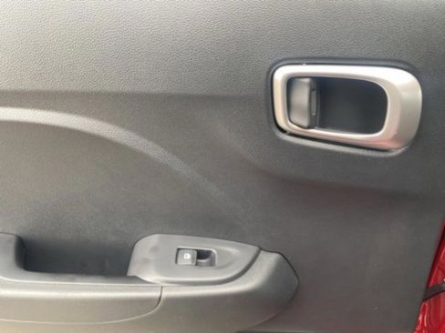 New 2026 Hyundai Venue SE image 30