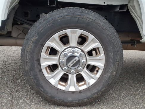 Used 2022 Ford F250 XLT w/ Snow Plow Prep Package image 9