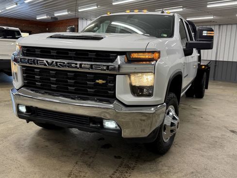 Used 2023 Chevrolet Silverado 3500 LT w/ Convenience Package image 4
