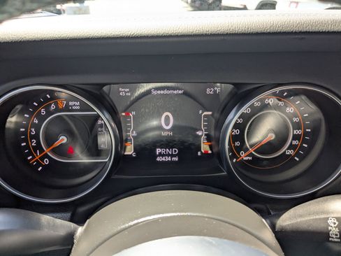 Used 2022 Jeep Wrangler Unlimited Sahara image 15