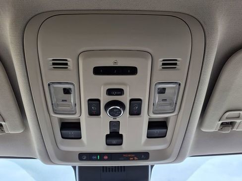 Used 2023 GMC Yukon Denali RWD image 27