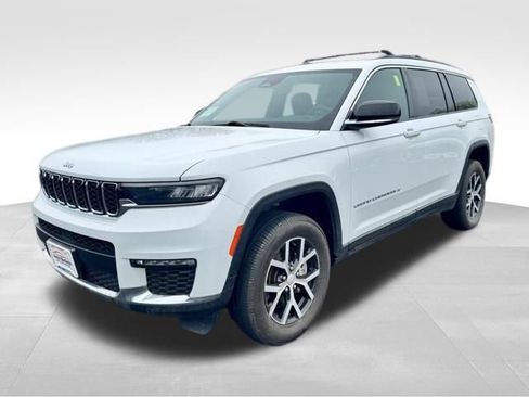 Used 2024 Jeep Grand Cherokee L Limited image 3