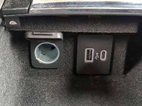 Used 2023 Lincoln Corsair FWD image 27