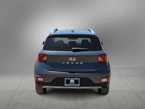 Used 2026 Hyundai Venue SEL FWD image 7
